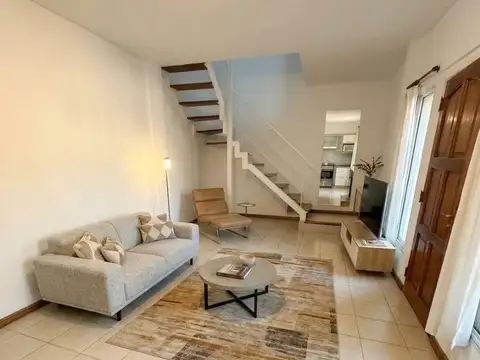 Depto Tipo Casa en Alquiler de 1 dormitorio