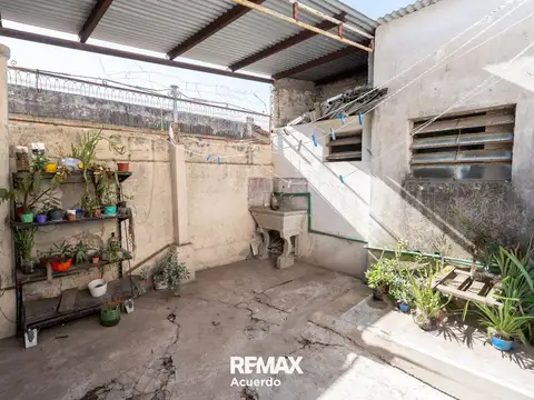 VENTA DE CASA + DEPTO EN ZONA CENTRICA SAN NICOLAS