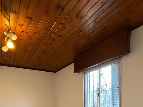 Casa 2 ambientes con 1 baño