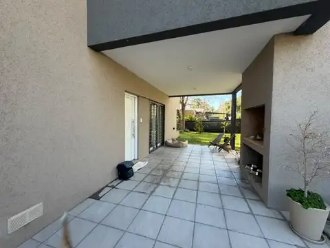Casa en Venta en Funes, USD 160.000
