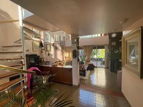 Casa 5 ambientes con 3 baños