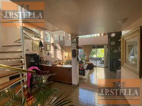 Casa 5 ambientes con 3 baños