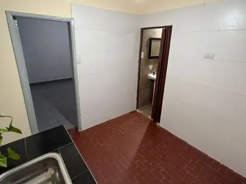 Depto Tipo Casa en Alquiler en Remedios de Escalada, $ 490.000