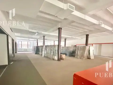Oficina en Alquiler con 1 cochera