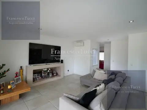 Casa 7 ambientes con 6 baños