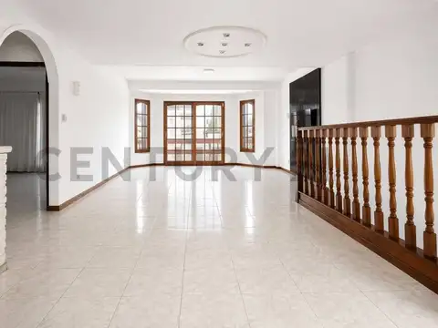 CASA VENTA RAMOS MEJIA 5 AMBIENTES APTO CREDITO GARAGE PILETA PARQUE TERRAZA