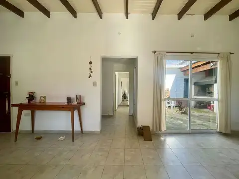 Casa 4 ambientes con 1 baño