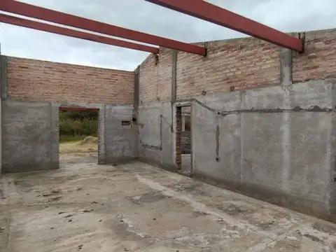 Casa 4 ambientes con 2 baños