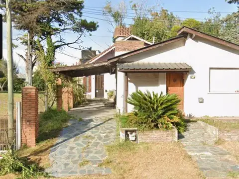 2 Casas - Venta - Villa Gesell - Centrico - Gas Natural