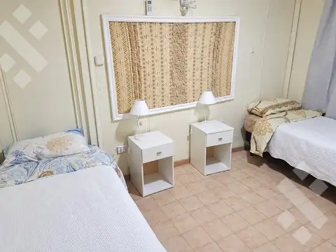 Casa en Alquiler con 1 cochera