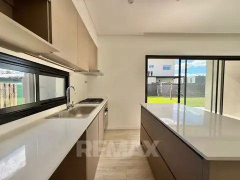 VENTA DUPLEX 4 AMB. A ESTRENAR SPRINGPARK PILAR