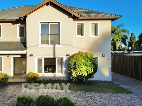 VENTA CASA MAPUCHE CENTRAL CON PILETA UN LOTE 360M