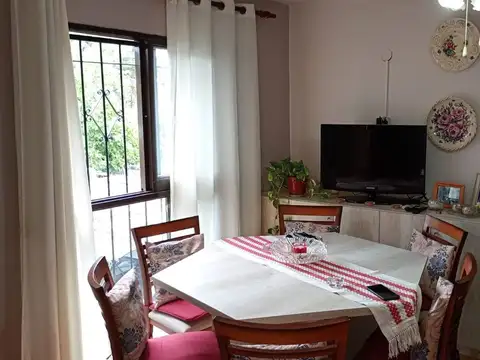 SE VENDE DPTO 2 DORM c/COCHERA B° JARDIN ESPINOSA