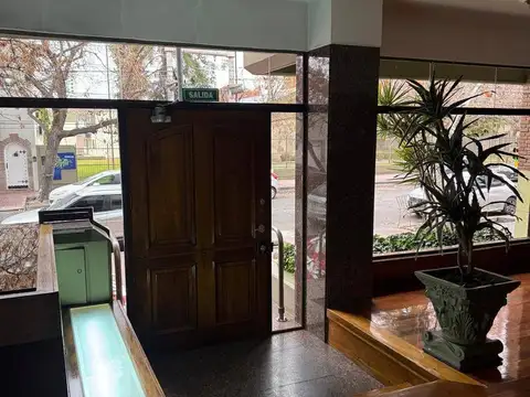 Departamento 8 ambientes con 4 baños