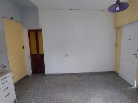 Depto Tipo Casa en Alquiler con 1 cocheras
