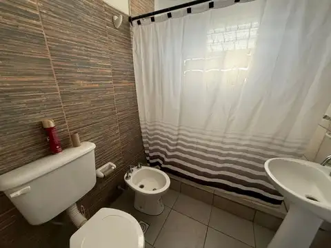 Casa 3 ambientes con 2 baños