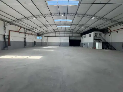 Galpón - Depósito  750 m2.  en Barracas   - ALQUILER