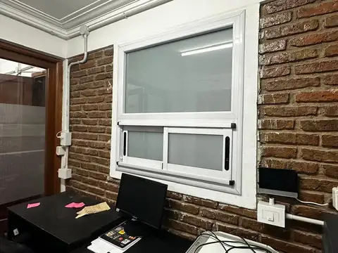 ALQUILER DE OFICINAS AMUEBLADAS CON PATIO