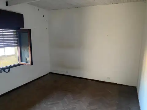 Depto Tipo Casa en Alquiler con 3 cocheras