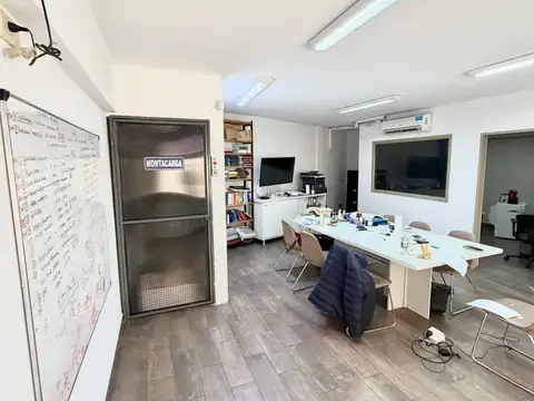 Oficina 5 ambientes con 3 baños