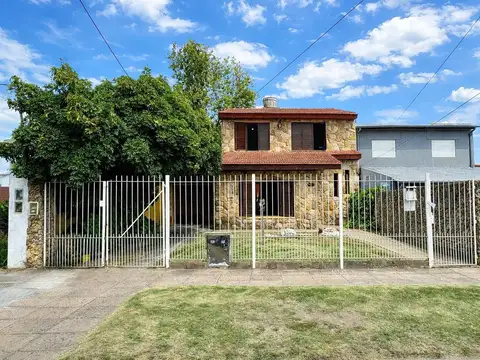 Venta Casa 4 Ambientes  Merlo Norte