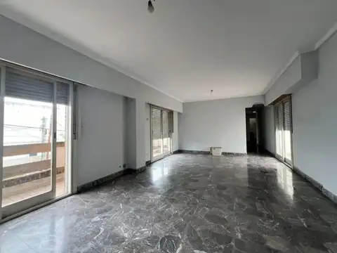 Departamento En Venta C/ Cochera En Ramos Mejía