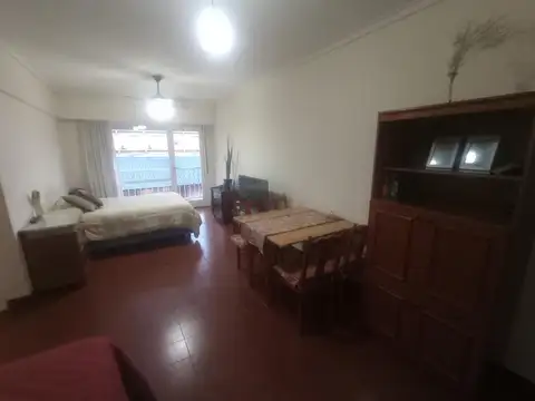 Departamento 1 ambiente a la calle con vista la mar