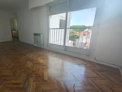 Dr. Mariano Moreno 1300, Piso 4