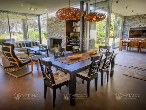 Casa 5 ambientes con 5 baños