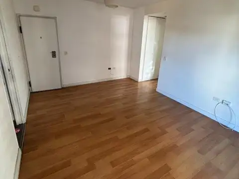 Depto 2 amb. en alquiler con cocheraTigre Centro