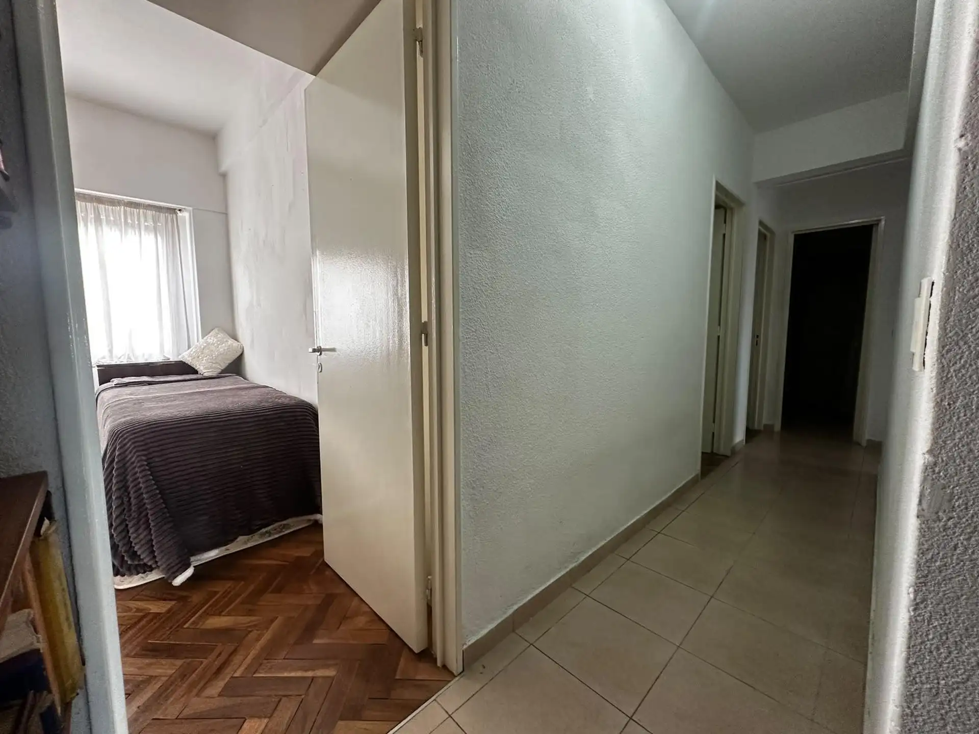 Depto 5 amb, 100m2 con balcón y cochera — Villa Primera