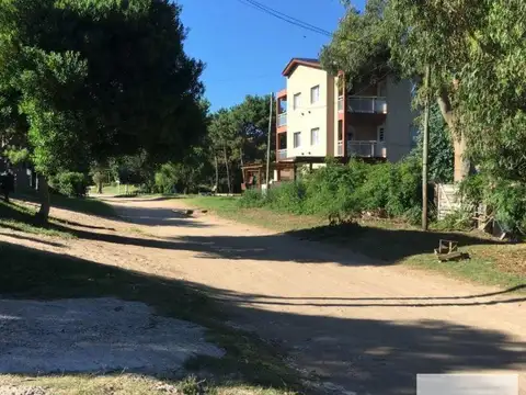 Casa 5 ambientes con 1 baño