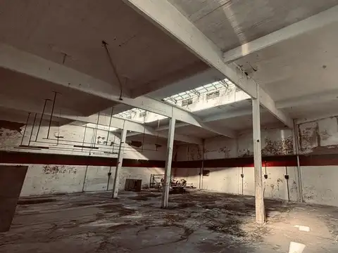 Galpon en Venta 25  mts Frente