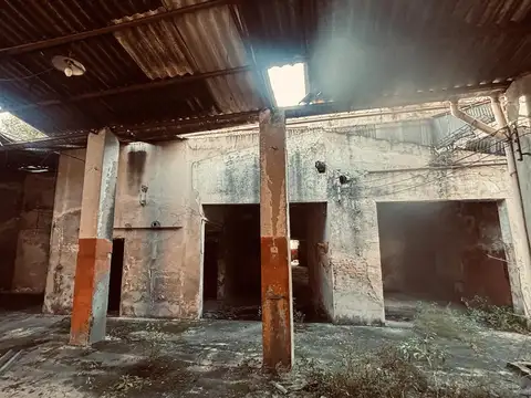 Galpon en Venta en Mataderos, USD 1.390.000