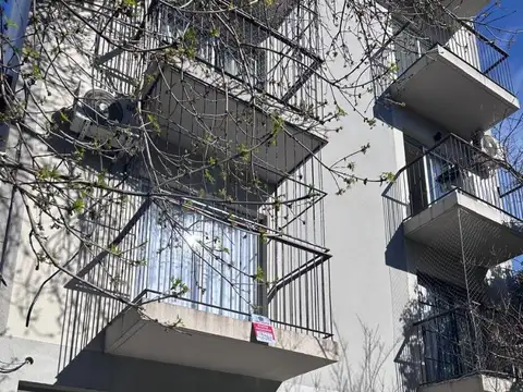 Paroissien 4400, Piso 2°