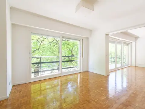 Piso 5 amb. c/ depend. - Cochera - Baulera