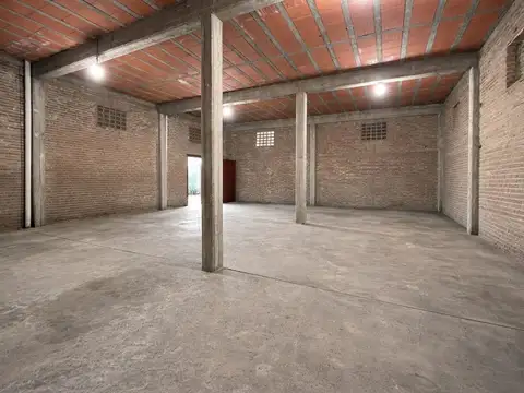 ALQUILER GALPÓN DE 518 M² USO INDUSTRIAL/COMERCIAL