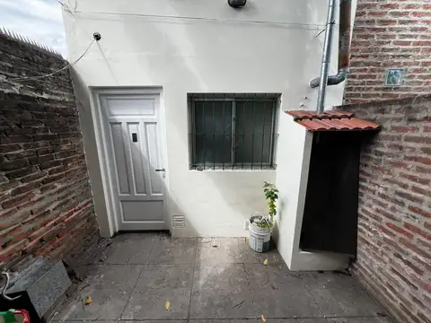 Casa en alquiler tipo PH Luis Guillon