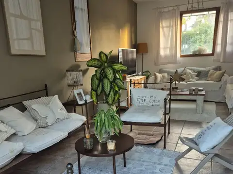 Excelente casa Barrio San Lucas -APTO CREDITO
