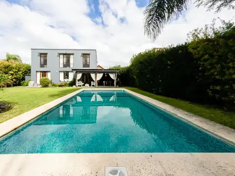 Excelente casa Barrio San Lucas -APTO CREDITO