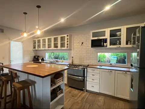 Casa en venta en Santa Emilia, Pilar del Este, real opoortunidad CON EXCELENTE RENTA