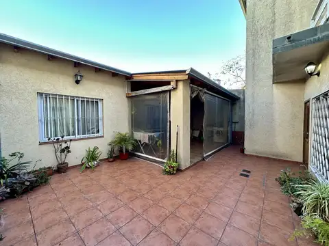 Depto Tipo Casa 4 ambientes con 2 baños