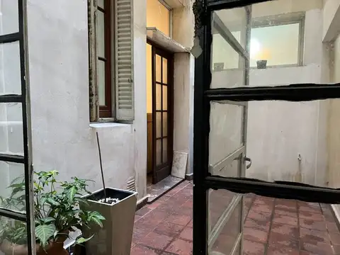 VENTA DEPTO 3 AMB CON ESCRITORIO COCHERA Y PATIO