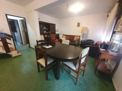 Casa en Alquiler con 1 cochera