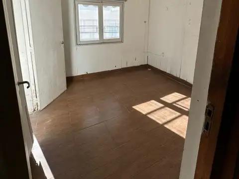 Depto Tipo Casa 5 ambientes con 2 baños