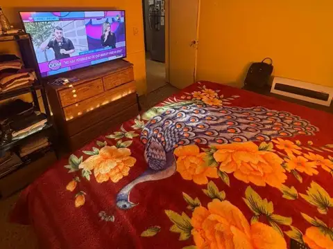 Casa en venta 4 ambientes con fondo y terraza