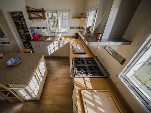 VENTA CASA PARQUE SAKURA 4 AMBIENTES  - PERMUTA