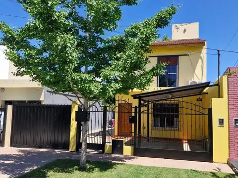 Casa en Moreno centro.