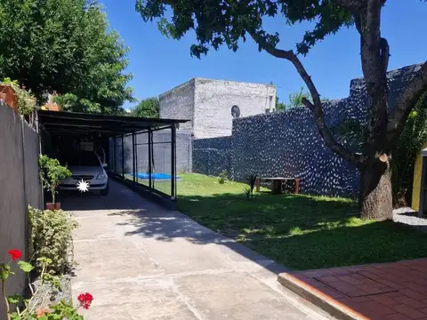 Casa 3 ambientes con 2 baños