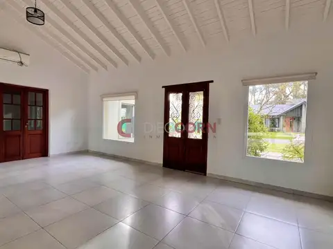 Casa en Venta con 5 cocheras